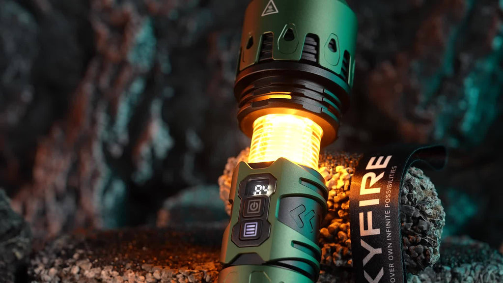 SKYFIRE LED High-brightness Display Flashlight, High-lumen Ultra-bright Rechargeable Flashlight, Ultra-long Battery Life with Zoom Function, Built-in Floodlight Mode, Suitable for Camping, Outdoor Activities, Farm Patrol, And Night Cycling